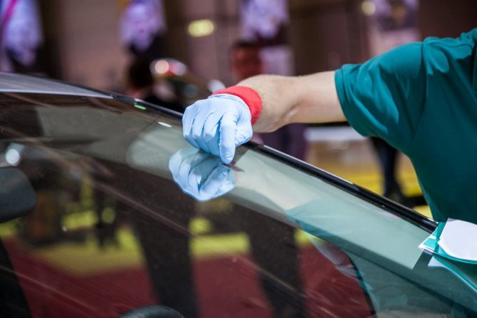 The Benefits of Choosing a Certified Expert for Your Auto Glass Needs